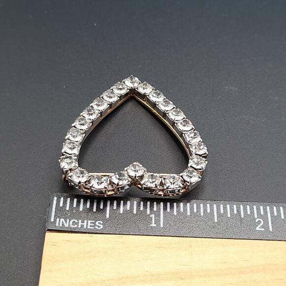 Vintage Clear Rhinestone Heart Brooch, Gold Tone, Prong Set Rhinestones, 1 1/2" - Picture 5 of 10